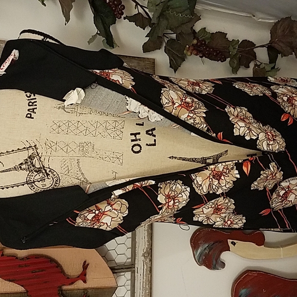 It's A Lehigh Maxi Dress - Picture 7 of 13